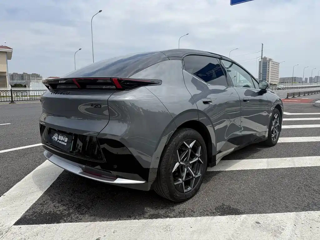 Lynk & Co Z20 — миниатюра 4