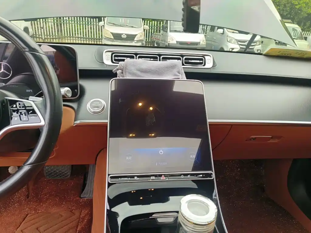 Mercedes-Benz S-Class — миниатюра 13