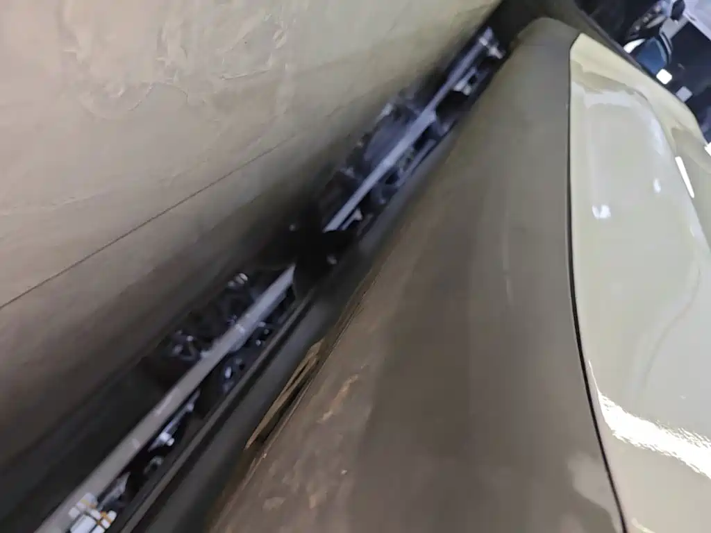 Tesla Model Y — миниатюра 21