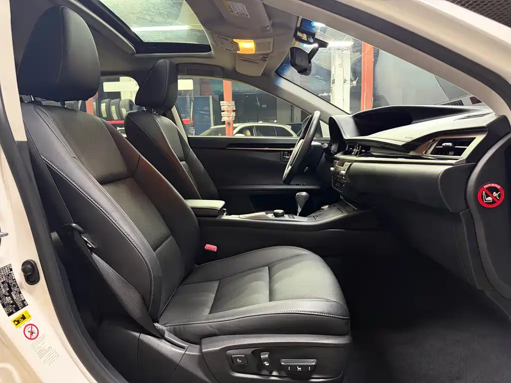 Lexus ES — миниатюра 26