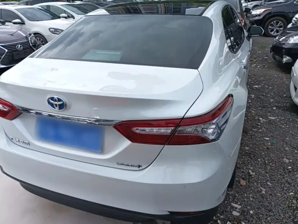 Toyota Camry — миниатюра 6