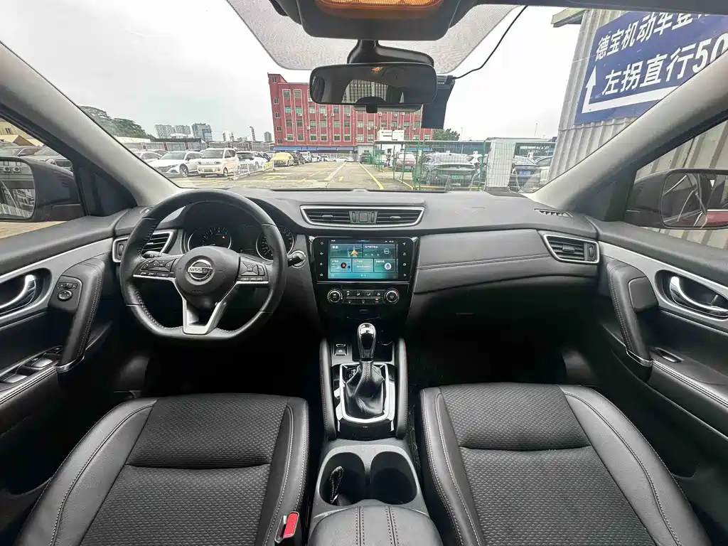 Nissan Qashqai — миниатюра 10