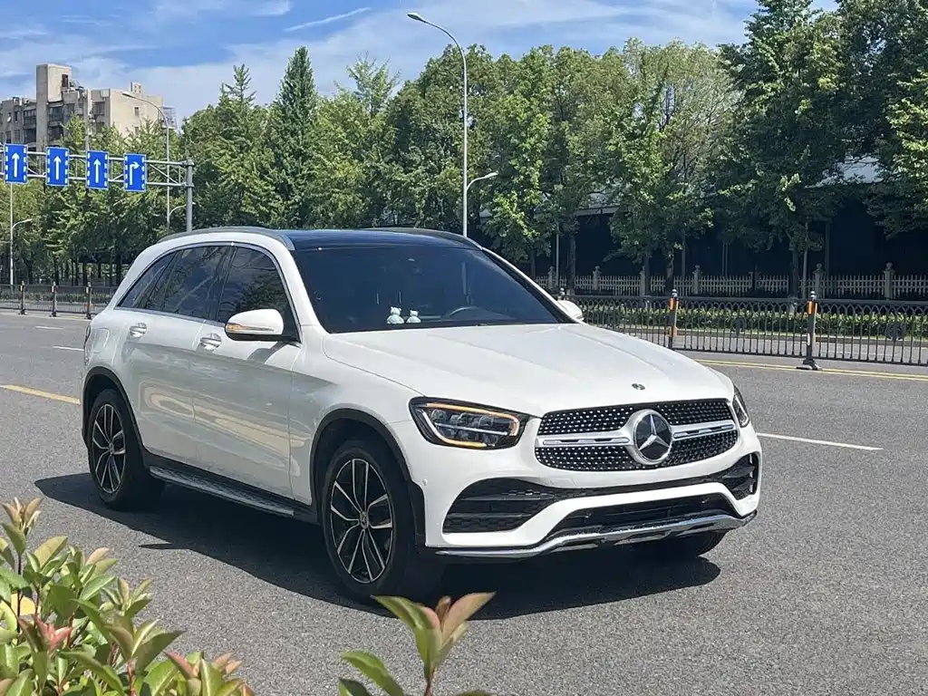 MERCEDES-BENZ GLC