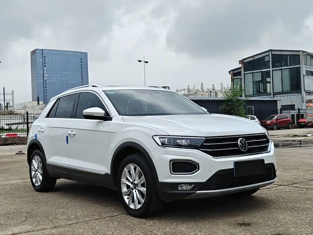 Volkswagen T-Roc — миниатюра 2