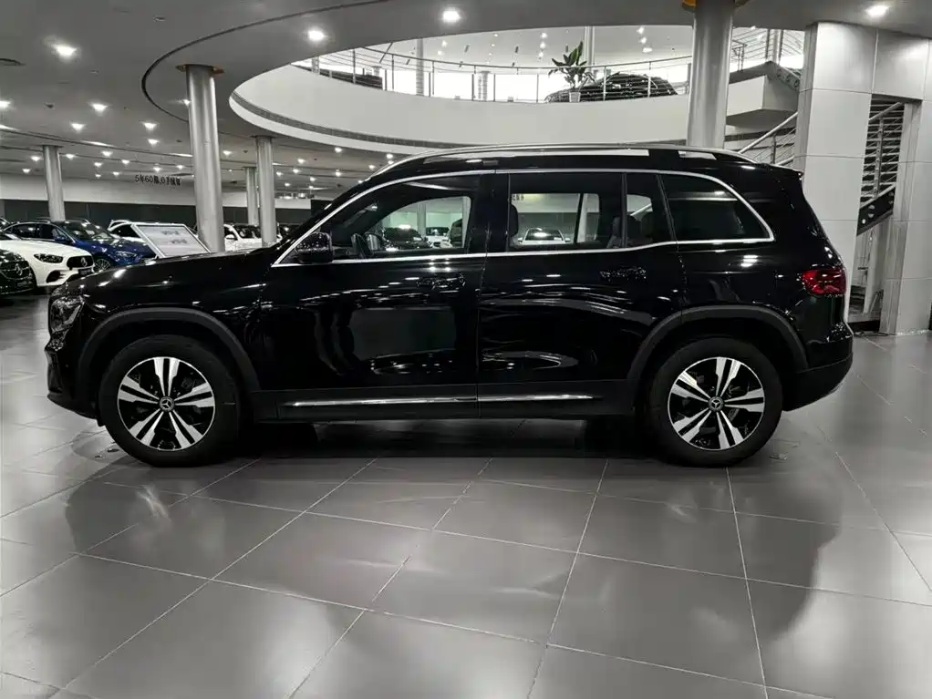 Mercedes-Benz GLB — миниатюра 2