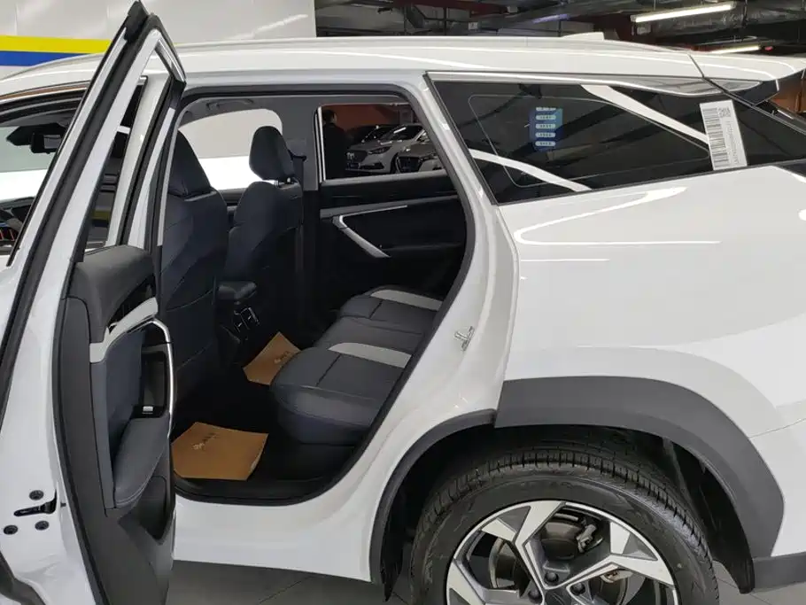 Geely Boyue L — миниатюра 11