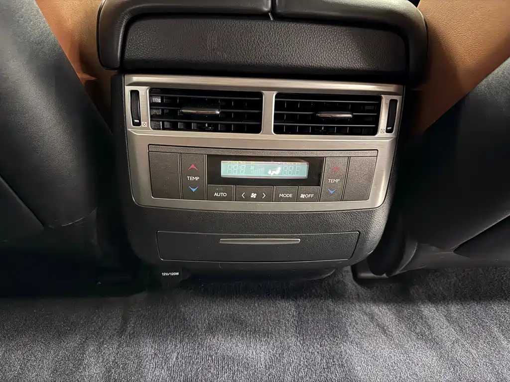 Lexus LX — миниатюра 13