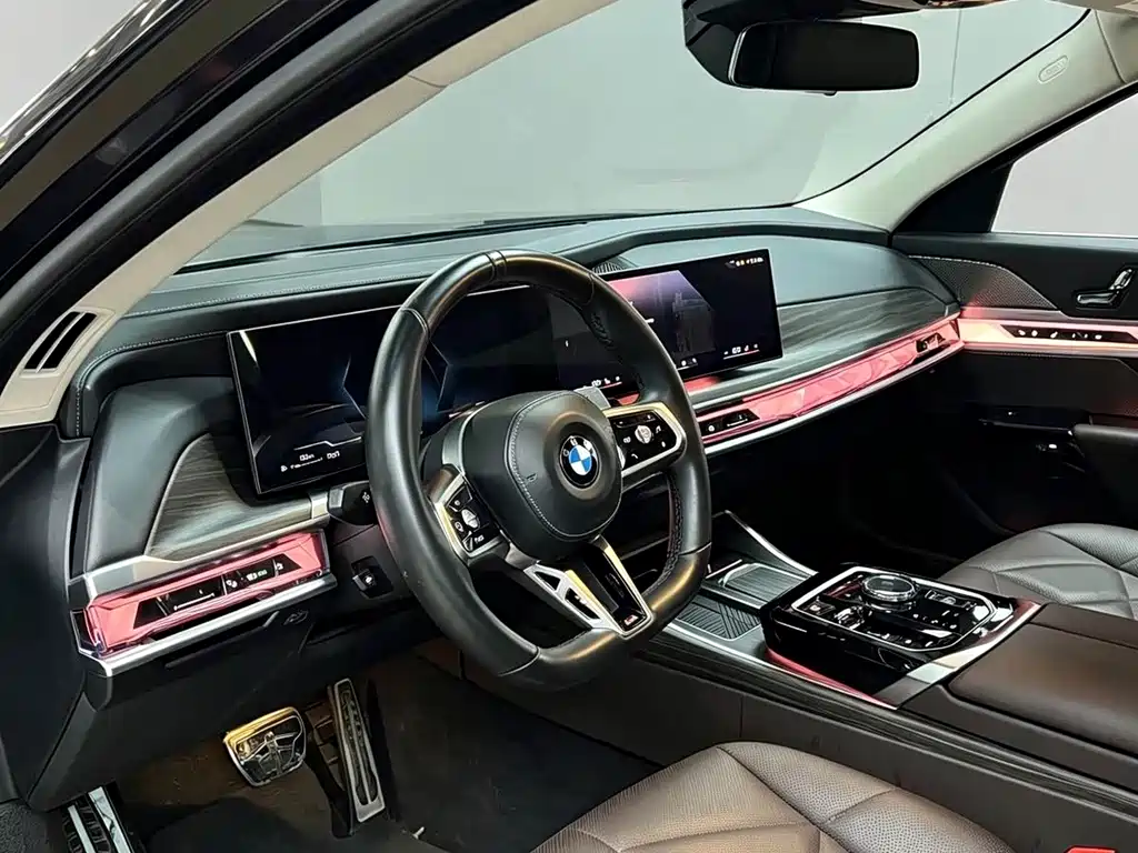 BMW 7 Series — миниатюра 3