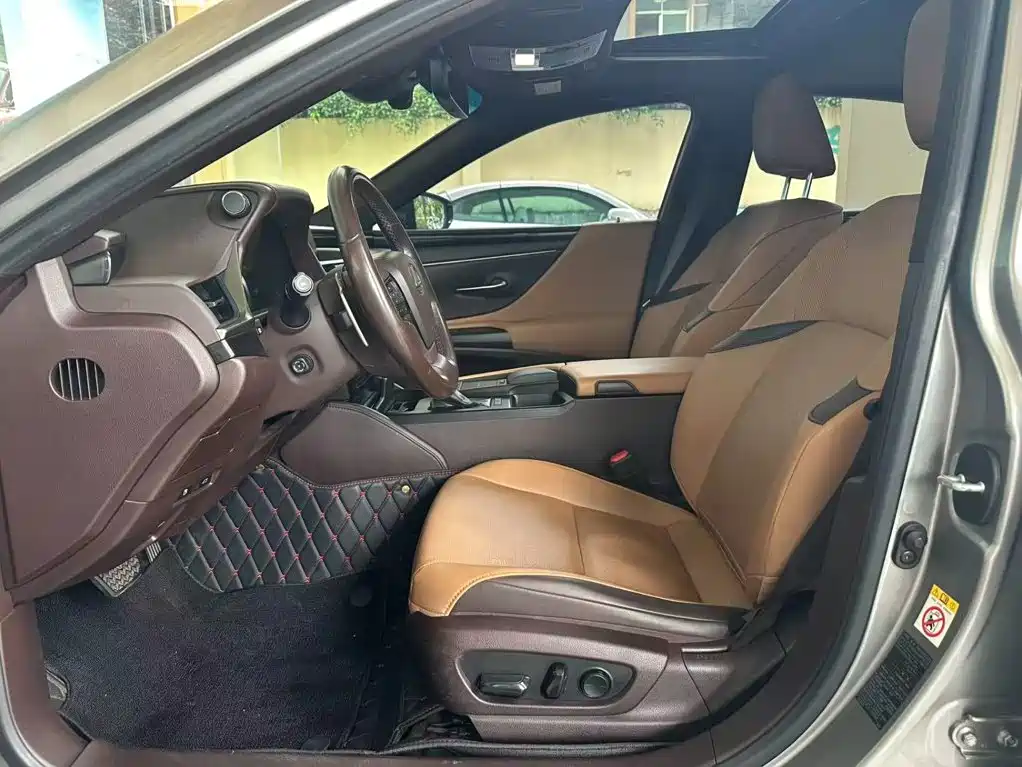Lexus ES — миниатюра 10