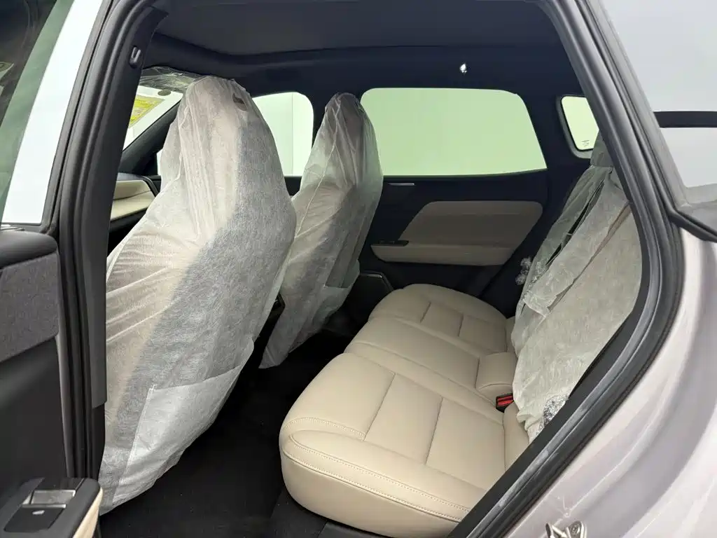 Volvo XC70 PHEV — миниатюра 2