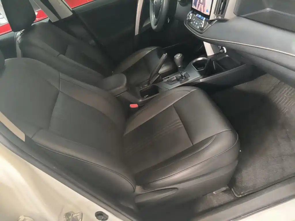Toyota RAV4 — миниатюра 25