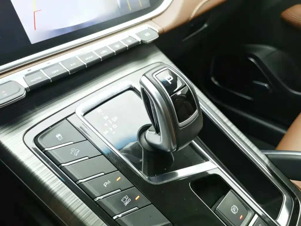 Geely Boyue — миниатюра 13