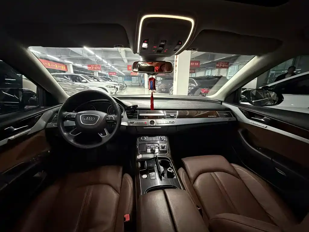 Audi A8 — миниатюра 5