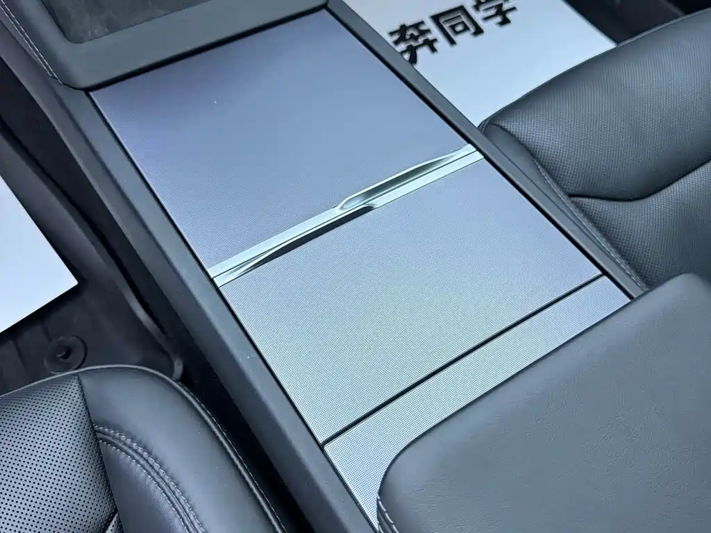 Tesla Model 3 — миниатюра 15