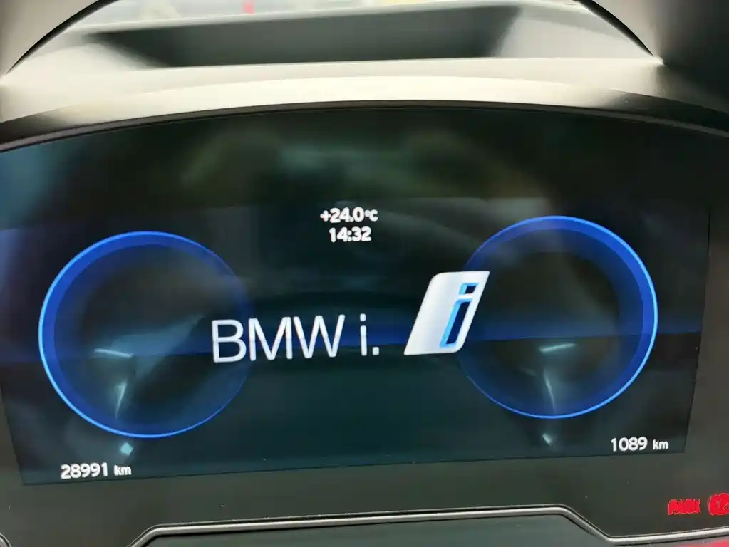 BMW i8 — миниатюра 11