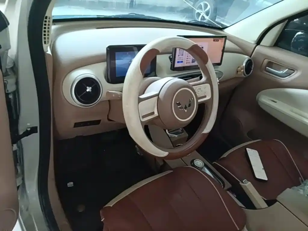 Wuling MINIEV — миниатюра 10