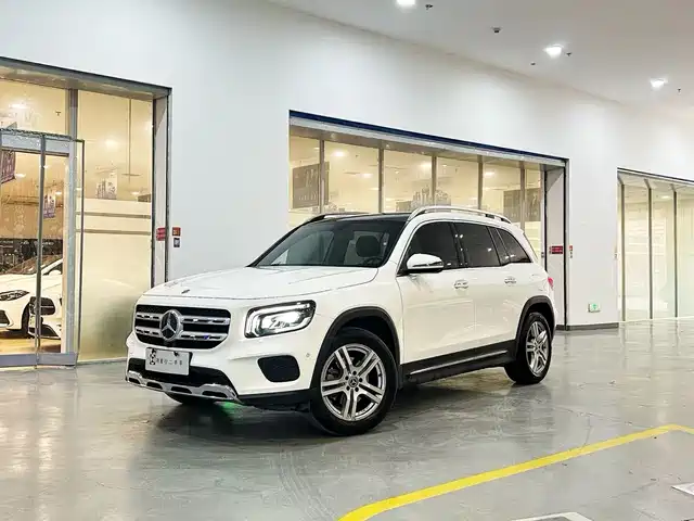 MERCEDES BENZ GLB