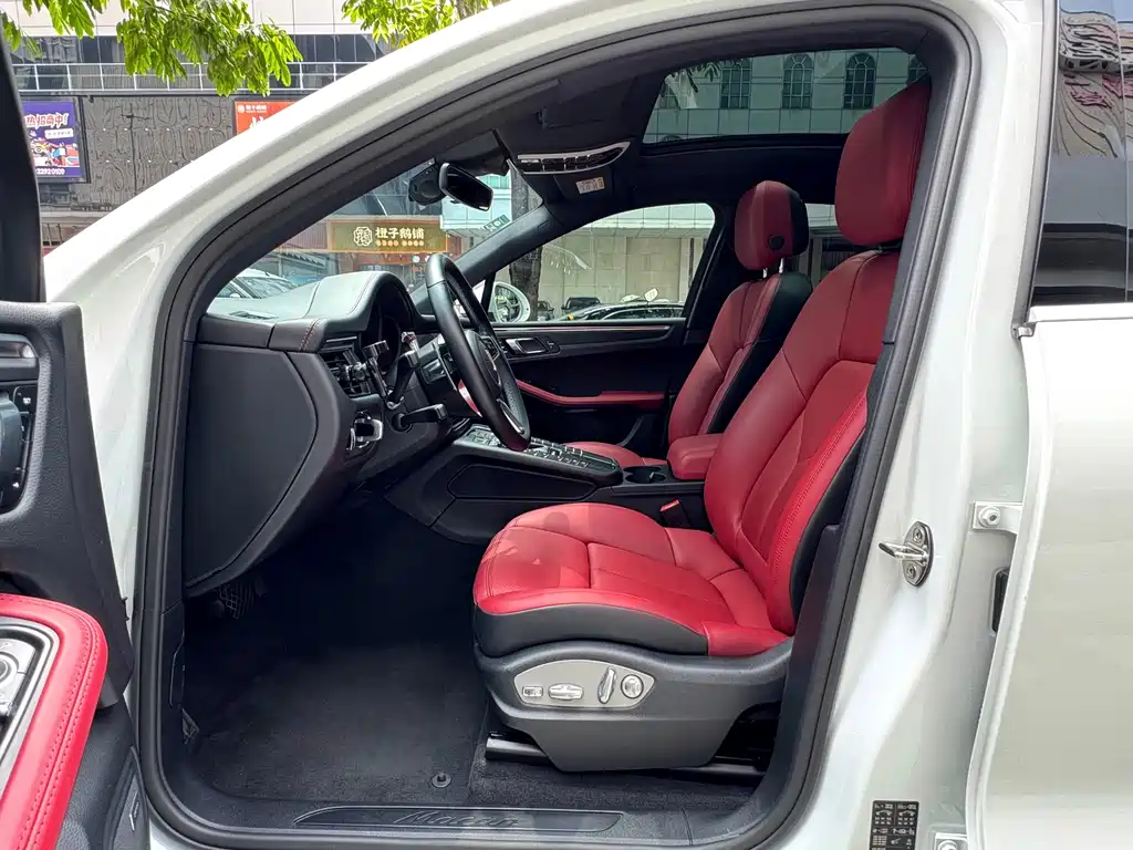 Porsche Macan — миниатюра 5