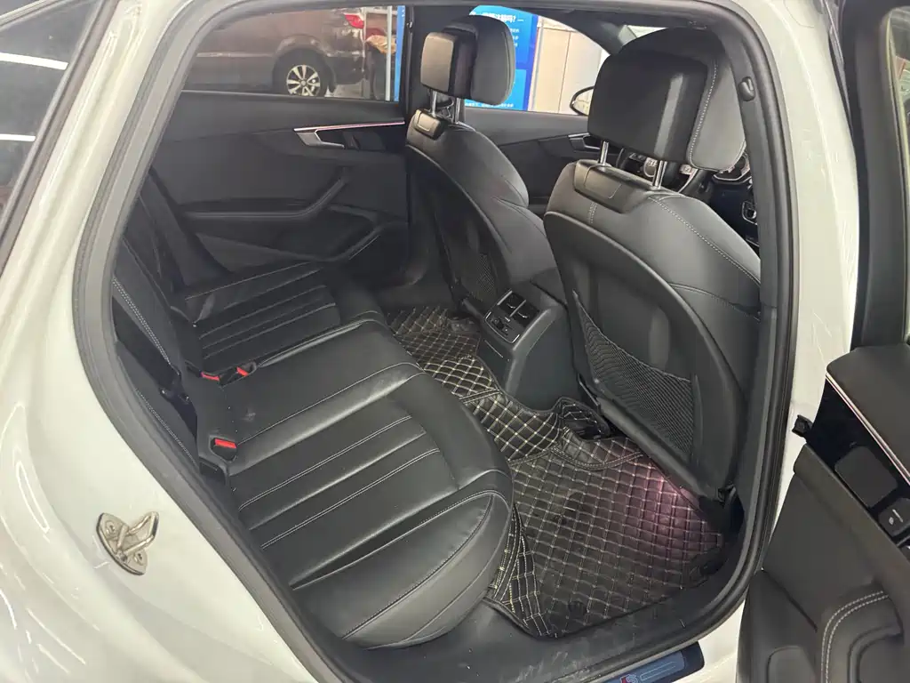 Audi A4L — миниатюра 7