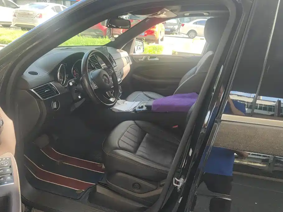 Mercedes-Benz GLE (Import) — миниатюра 9