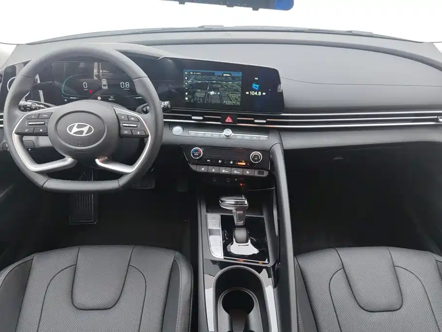 Hyundai Elantra 2026 Белый из Китая