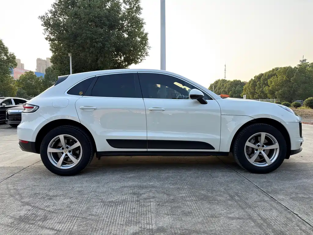 Porsche Macan — миниатюра 16