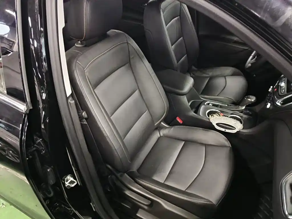 Chevrolet Equinox — миниатюра 25