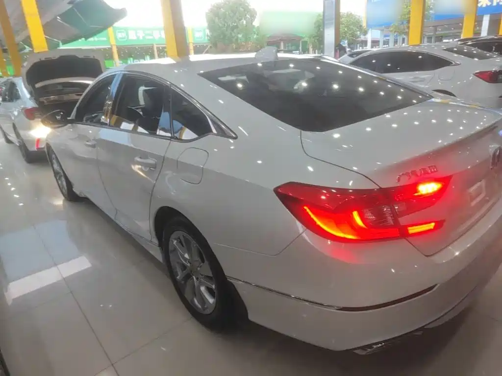 Honda Accord — миниатюра 5
