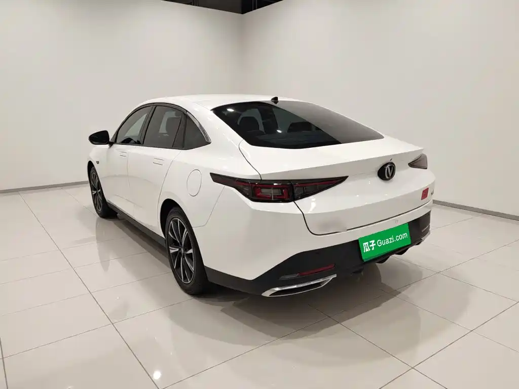 Changan Eado — миниатюра 4