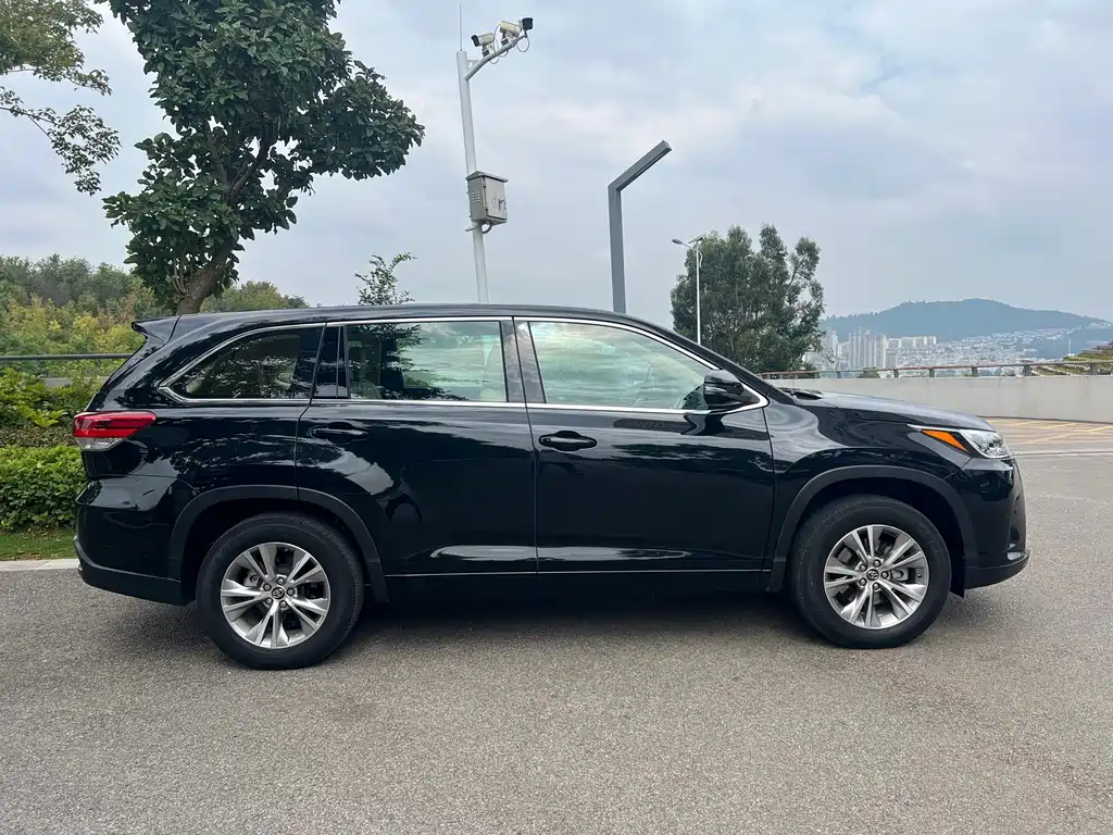 Toyota Highlander — миниатюра 9