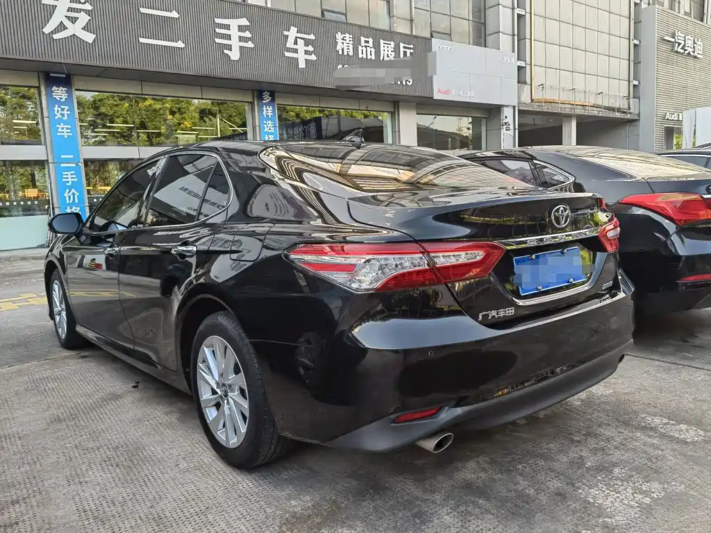 Toyota Camry — миниатюра 6