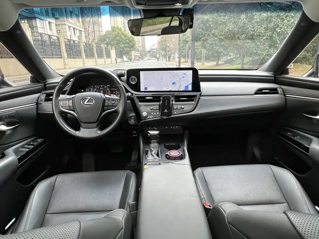 Lexus ES — миниатюра 13