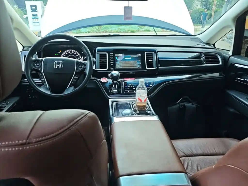 Honda Elysion — миниатюра 10