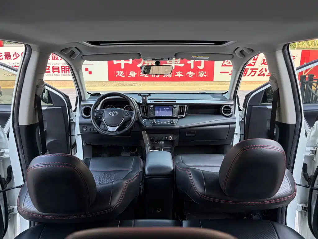 Toyota RAV4 — миниатюра 7