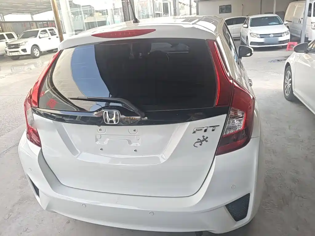 Honda Fit — миниатюра 6
