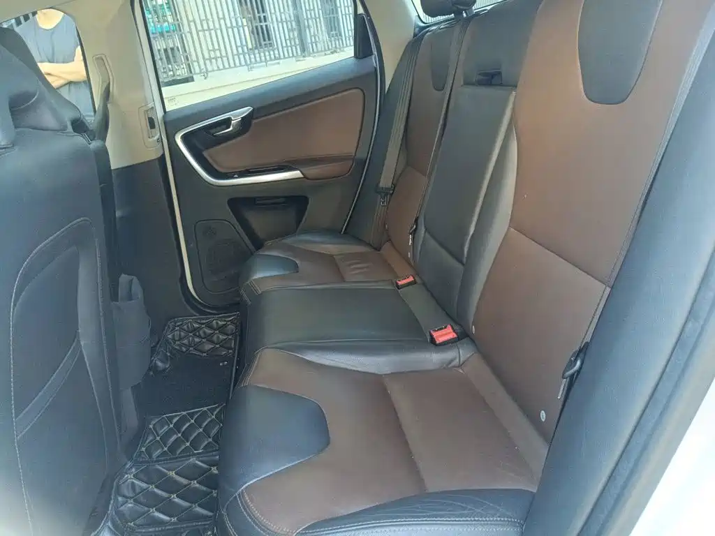 Volvo XC60 — миниатюра 15