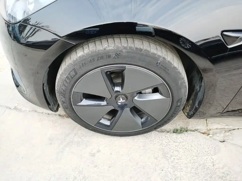 Tesla Model 3 — миниатюра 23