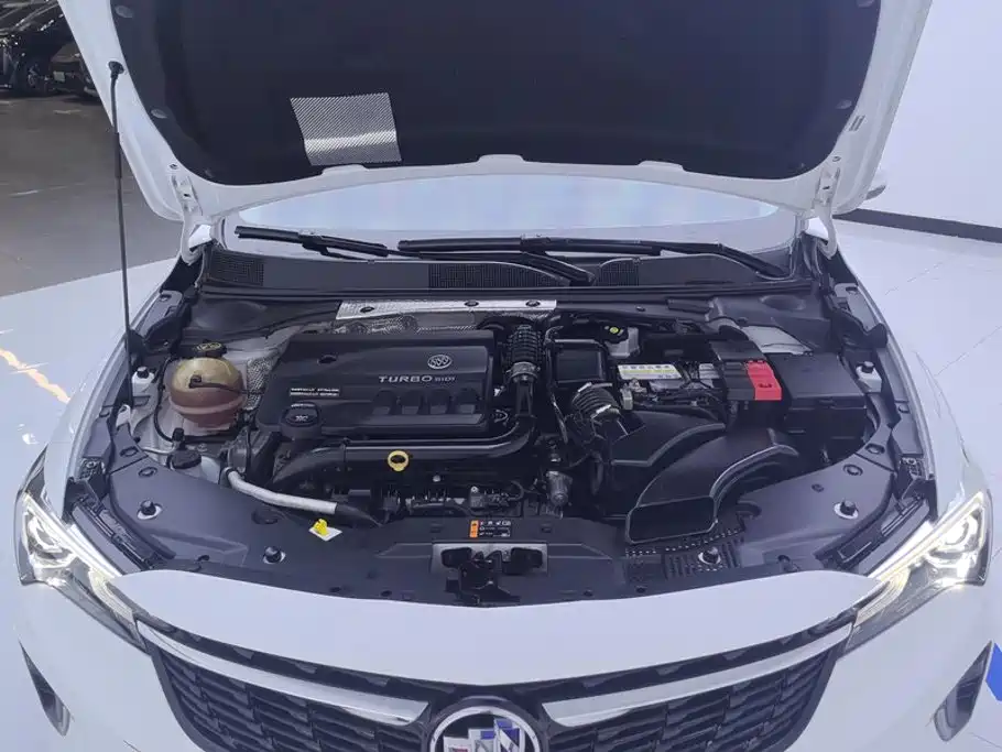 Buick Verano — миниатюра 10