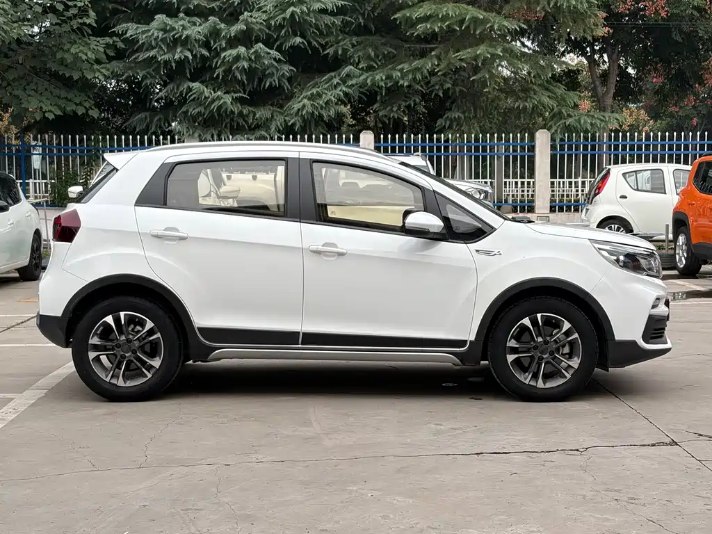 Geely Vision X3 — миниатюра 13