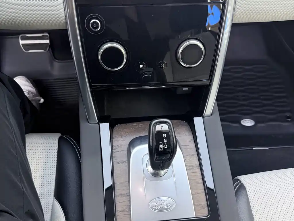 Land Rover Discovery Sport Hybrid — миниатюра 19