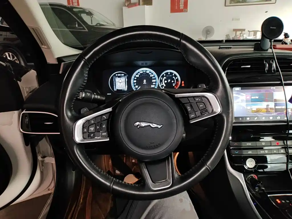 Jaguar XEL — миниатюра 11