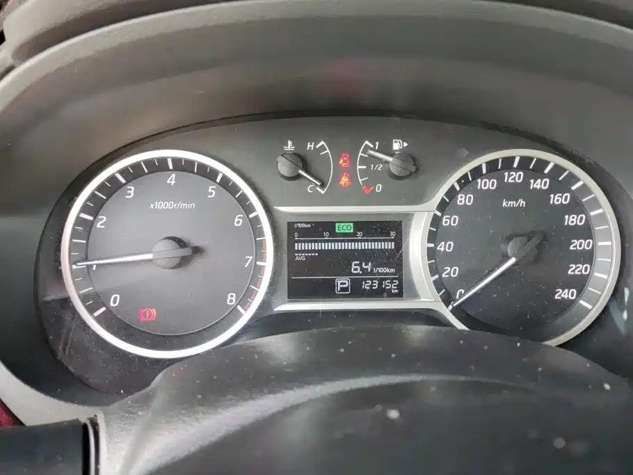 Nissan Bluebird — миниатюра 14