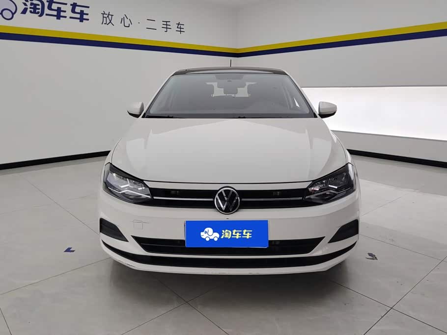 Volkswagen Polo 1.5 л 2023 г. Белый, пробег 30900 км
