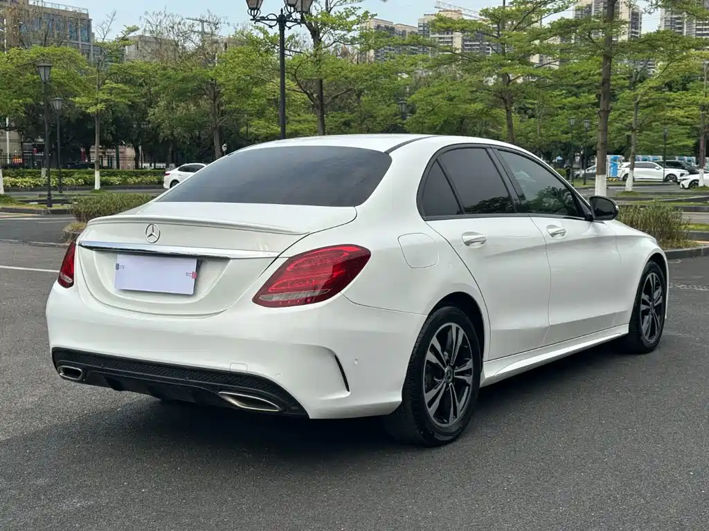 Mercedes-Benz C-Class — миниатюра 16
