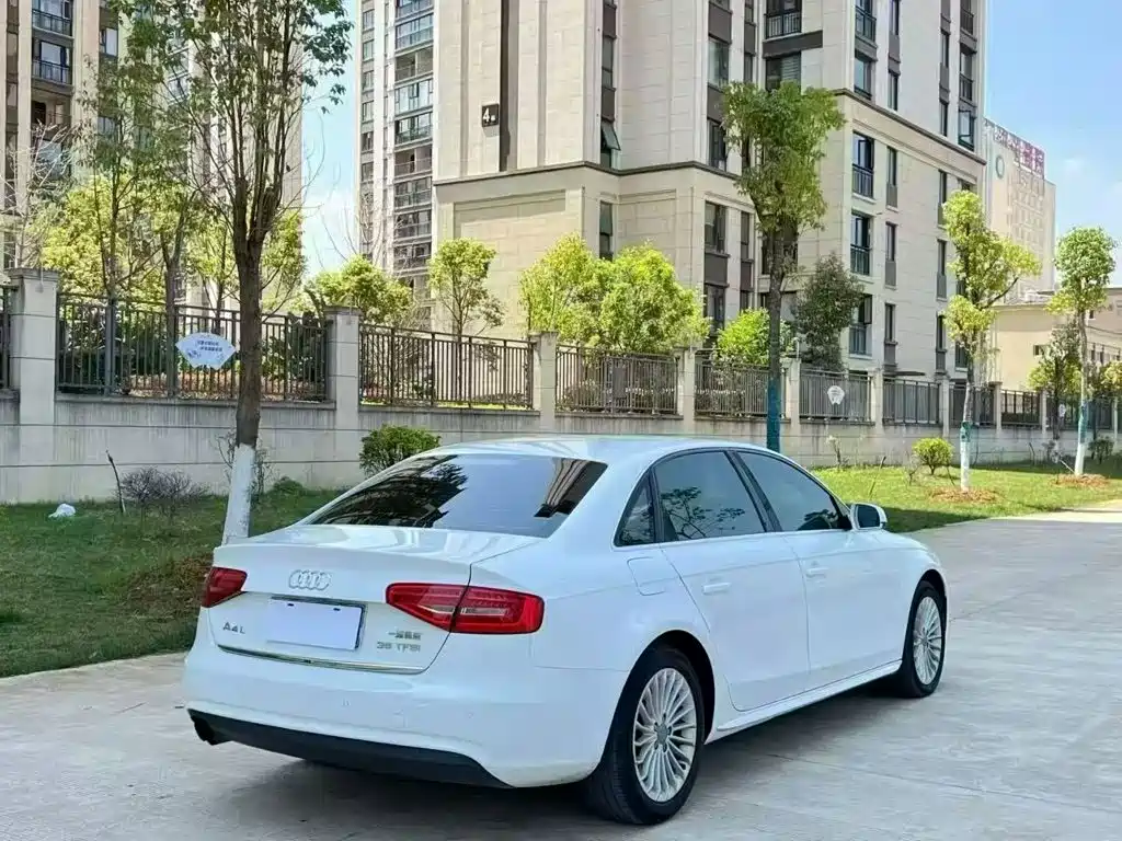 Audi A4L — миниатюра 7