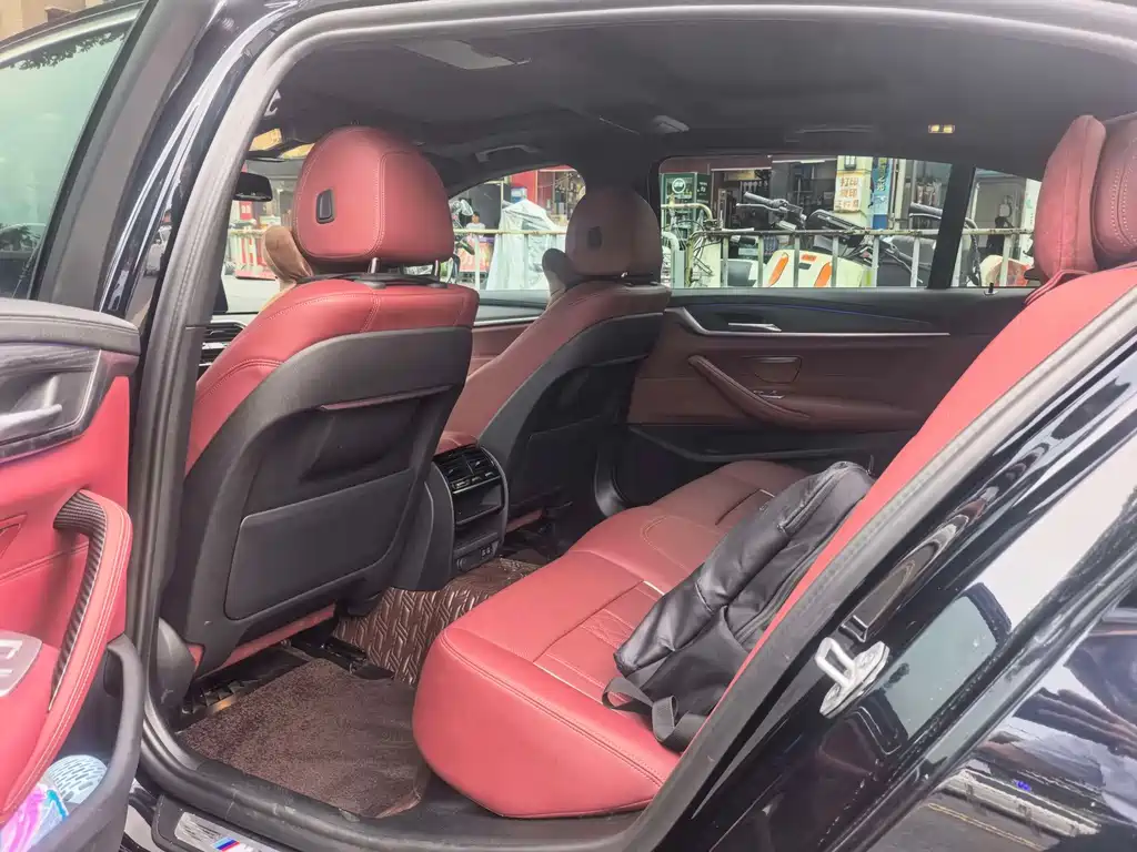 BMW 5 Series — миниатюра 4