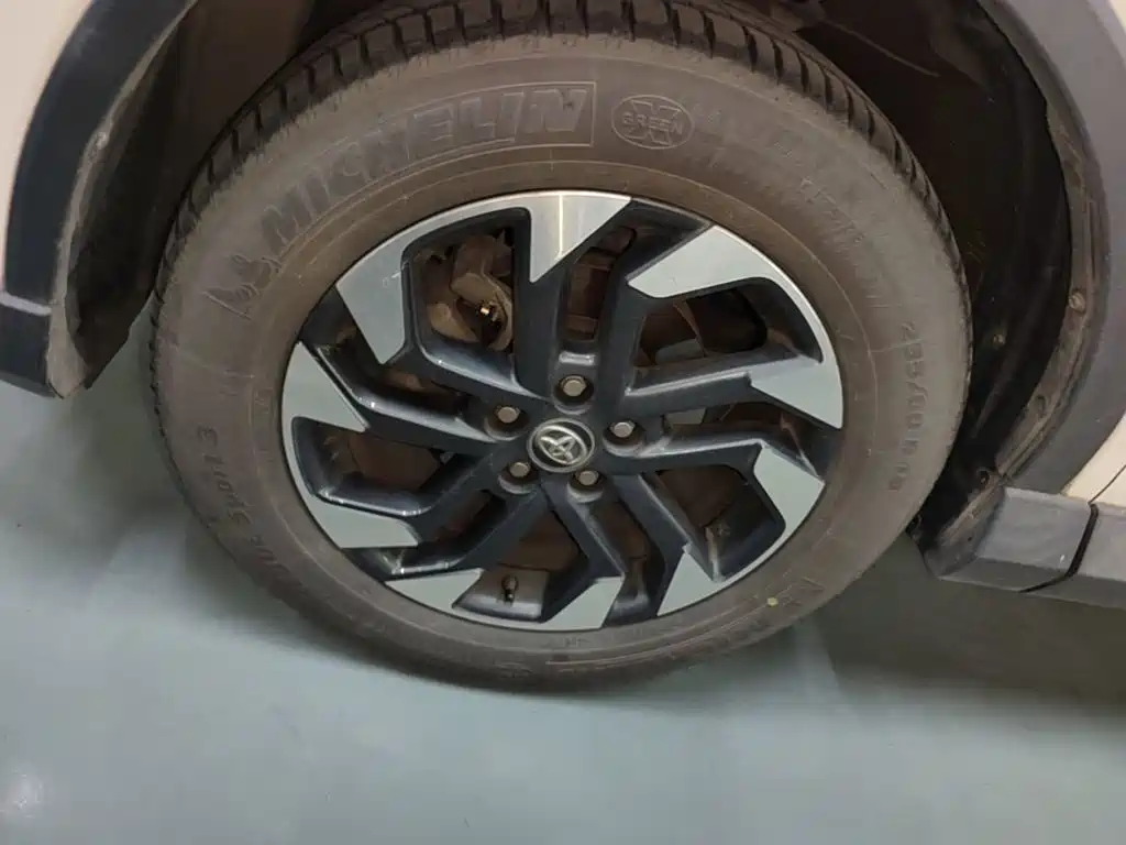 Toyota RAV4 — миниатюра 23