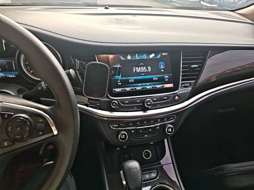 Buick Verano — миниатюра 13