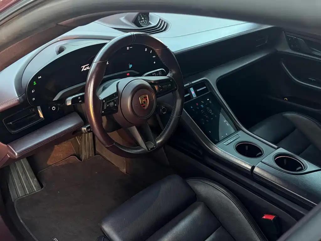 Porsche Taycan — фотографии объявления, Фото 10