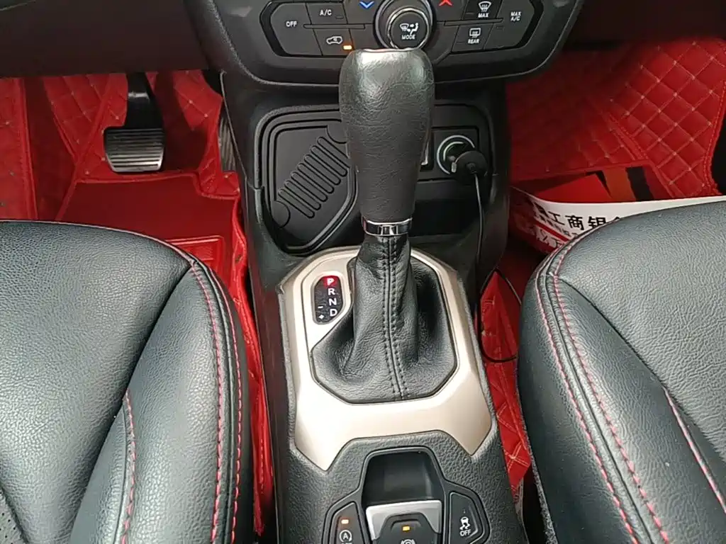 Jeep Renegade — миниатюра 14
